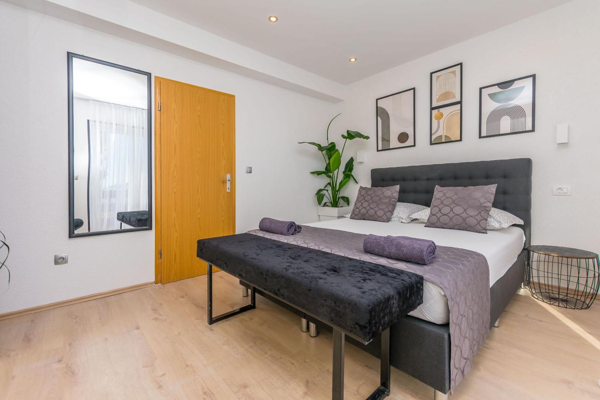 Apartments Mladen Duće Extérieur photo
