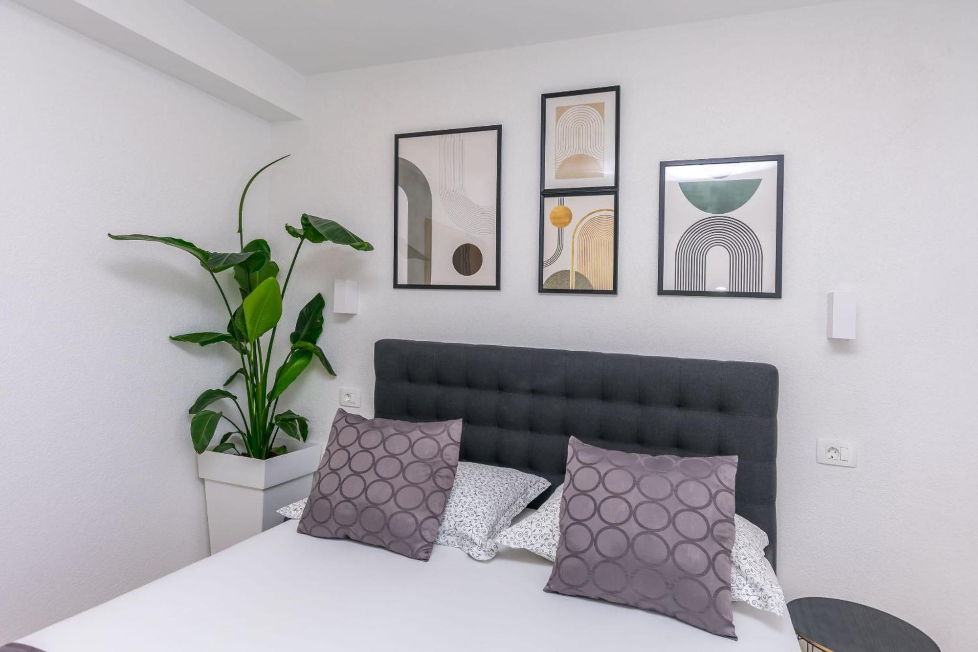 Apartments Mladen Duće Extérieur photo