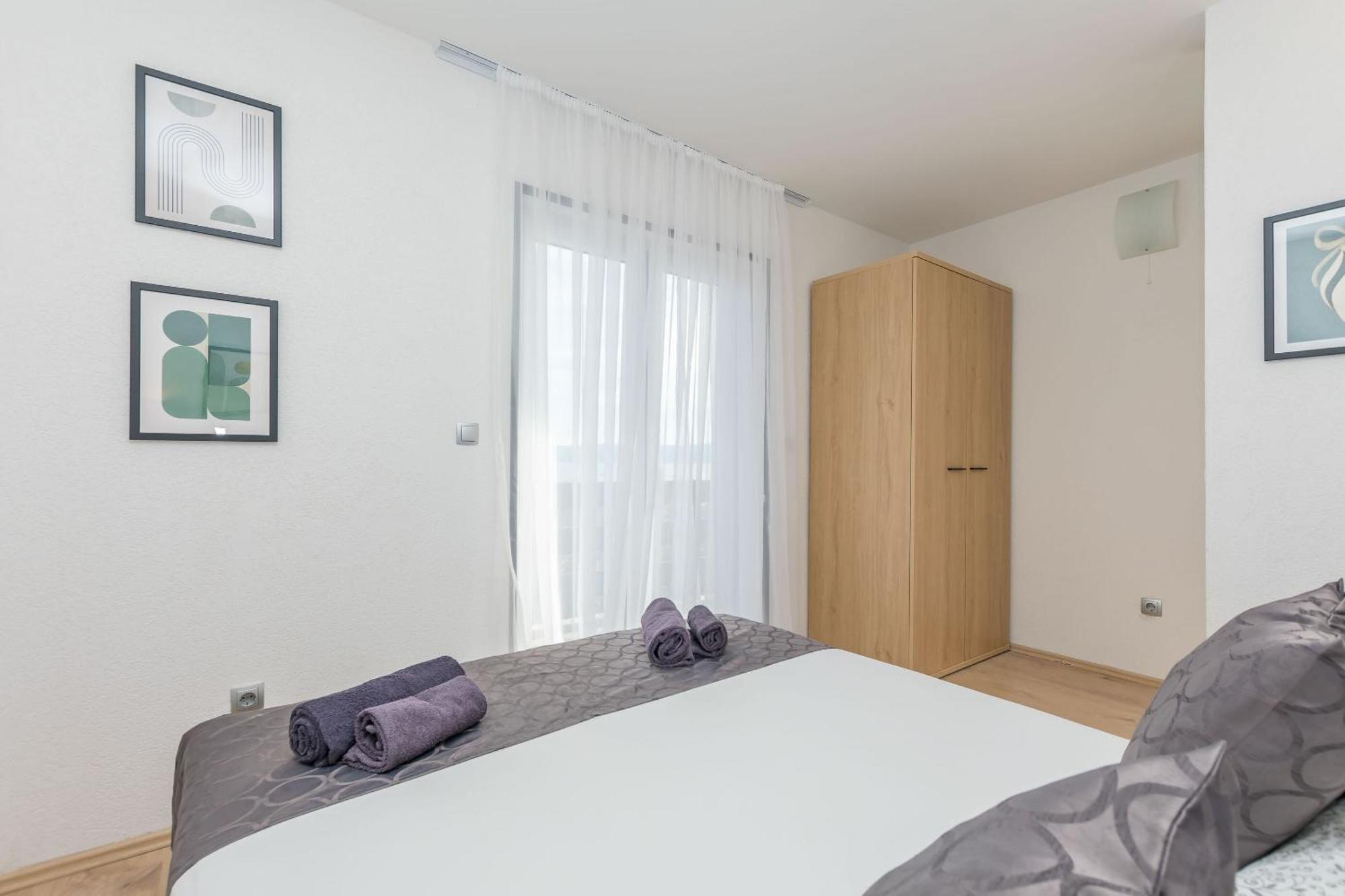 Apartments Mladen Duće Extérieur photo
