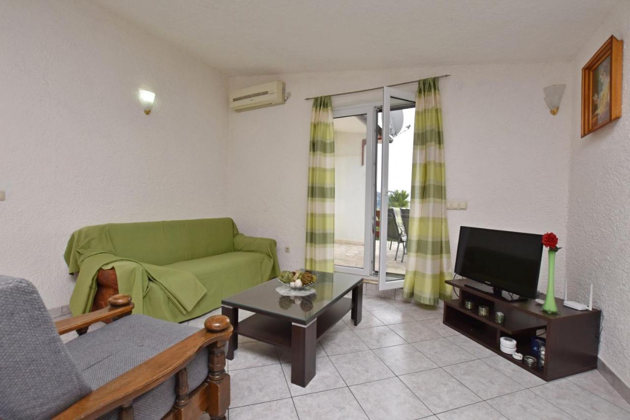 Apartments Mladen Duće Extérieur photo
