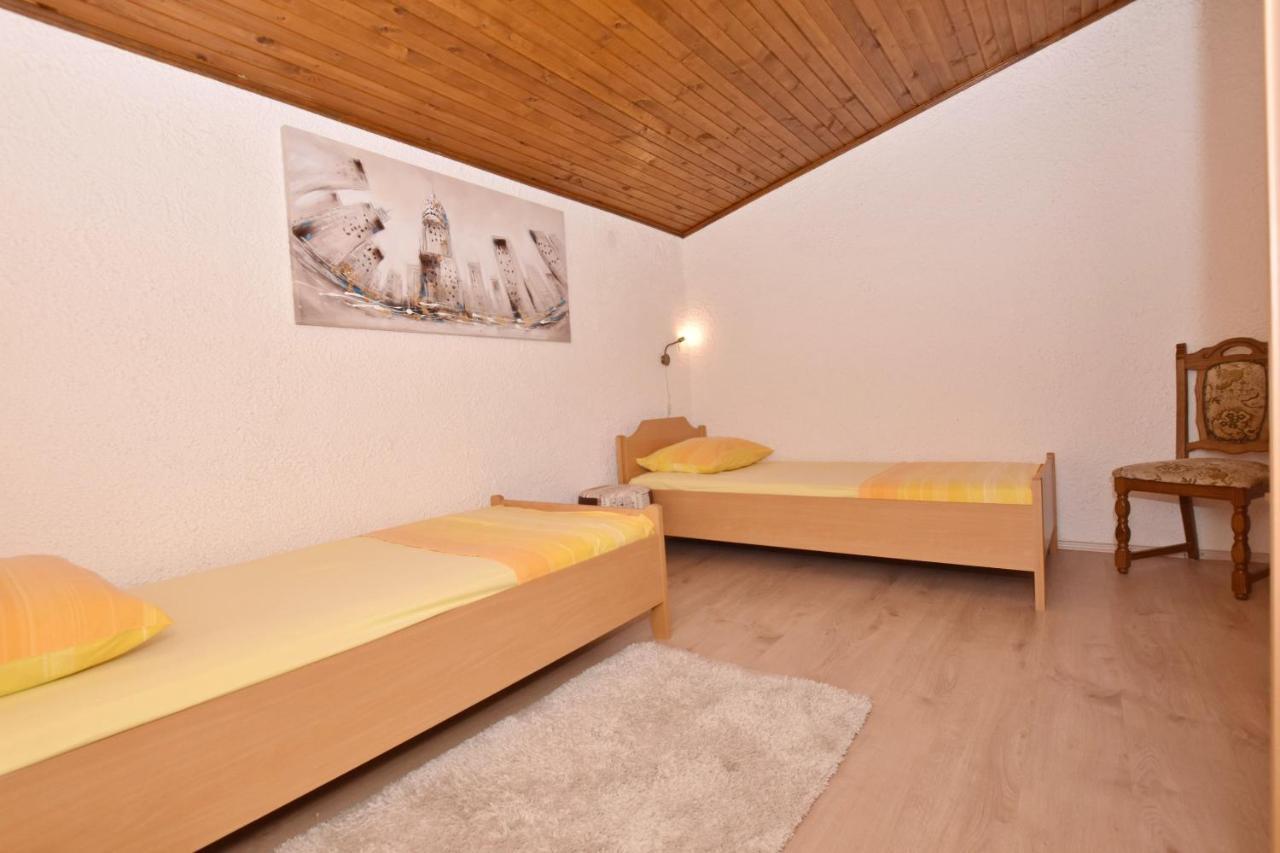 Apartments Mladen Duće Extérieur photo